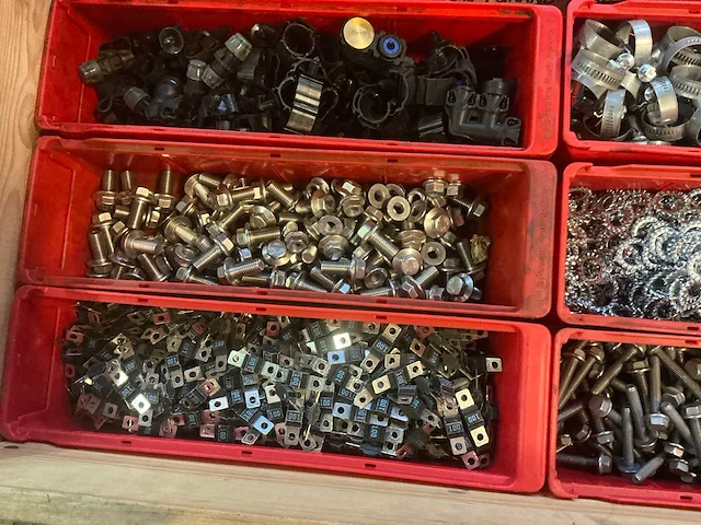 Partij bevestigingmiddelen - afbeelding 4 van  9