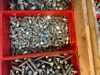 Partij bevestigingmiddelen - afbeelding 7 van  9