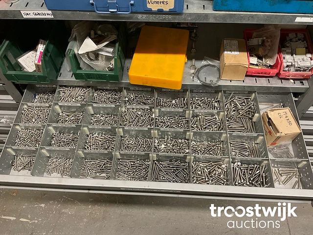 Partij bevestigings-/ en elektro-technisch materiaal - afbeelding 4 van  36