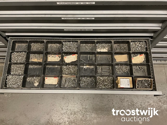 Partij bevestigings-/ en elektro-technisch materiaal - afbeelding 9 van  36