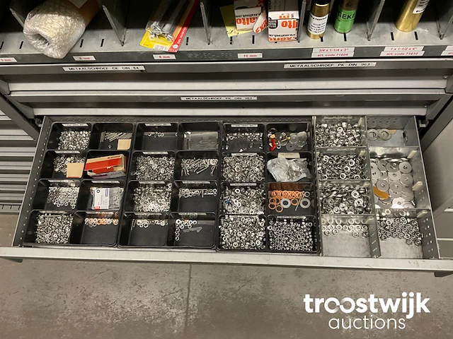Partij bevestigings-/ en elektro-technisch materiaal - afbeelding 15 van  36
