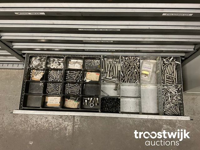 Partij bevestigings-/ en elektro-technisch materiaal - afbeelding 20 van  36