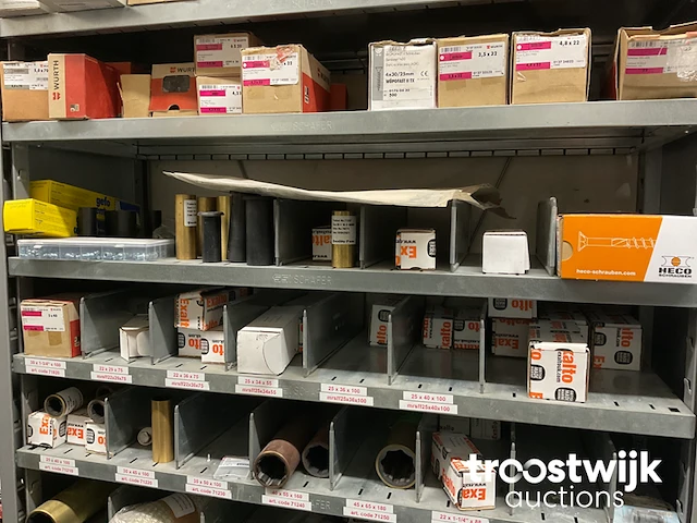 Partij bevestigings-/ en elektro-technisch materiaal - afbeelding 24 van  36