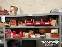 Partij bevestigings-/ en elektro-technisch materiaal - afbeelding 27 van  36