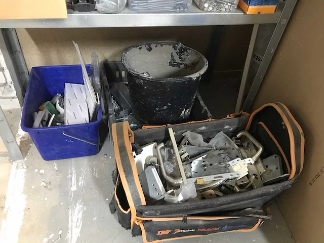 Partij bevestigings materiaal - afbeelding 3 van  3