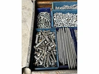 Partij bevestigingsmateriaal (bouten en moeren) - afbeelding 2 van  4