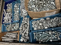 Partij bevestigingsmateriaal (bouten en moeren) - afbeelding 2 van  4