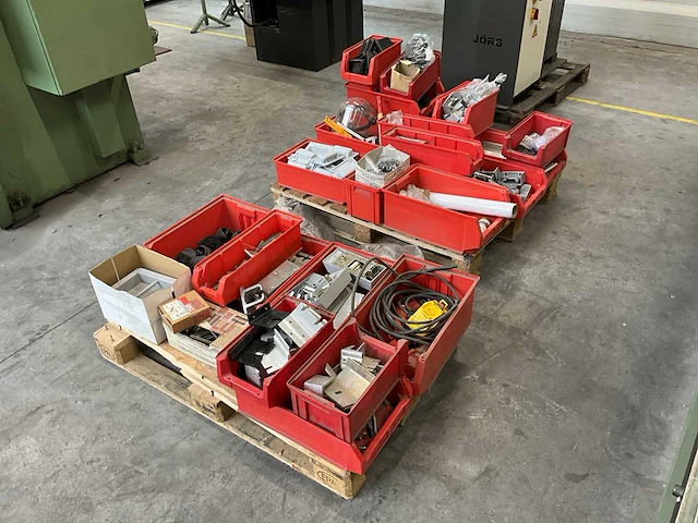 Partij bevestigingsmateriaal - afbeelding 1 van  11