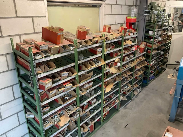 Partij bevestigingsmateriaal - afbeelding 1 van  10