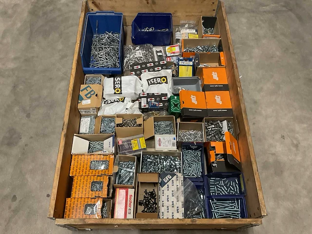 Partij bevestigingsmateriaal - afbeelding 1 van  3