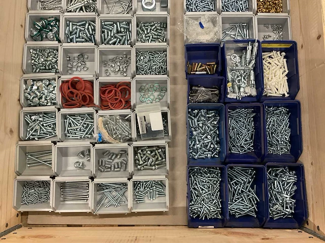 Partij bevestigingsmateriaal - afbeelding 2 van  3