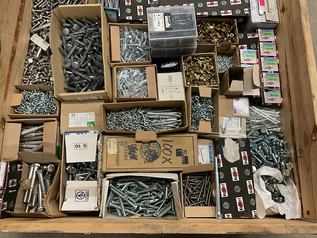 Partij bevestigingsmateriaal - afbeelding 2 van  3