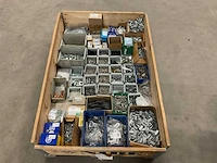 Partij bevestigingsmateriaal - afbeelding 1 van  3