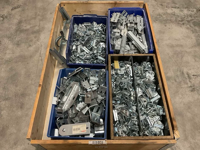 Partij bevestigingsmateriaal - afbeelding 1 van  3