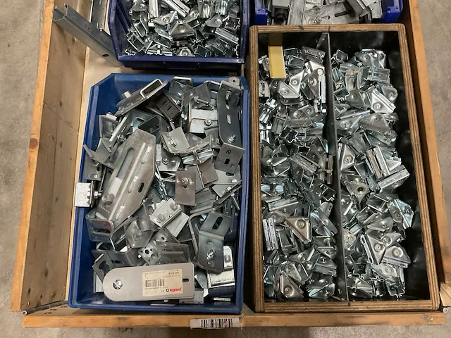 Partij bevestigingsmateriaal - afbeelding 2 van  3