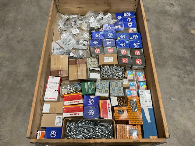 Partij bevestigingsmateriaal - afbeelding 1 van  3
