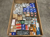 Partij bevestigingsmateriaal - afbeelding 1 van  3