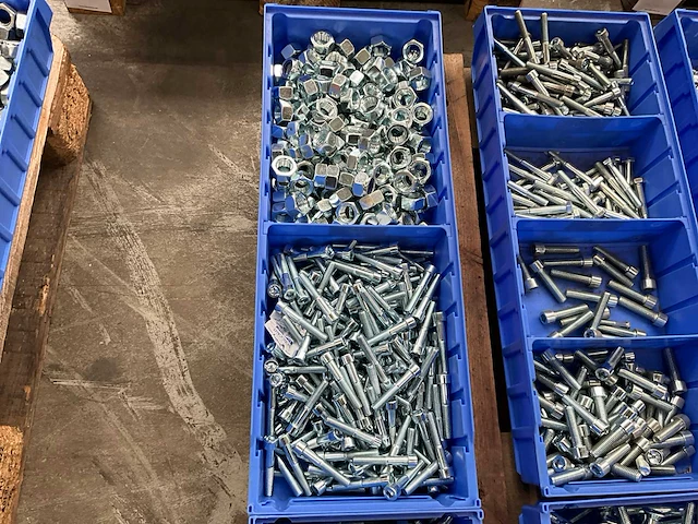 Partij bevestigingsmateriaal - afbeelding 2 van  8
