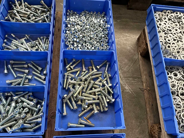 Partij bevestigingsmateriaal - afbeelding 7 van  8
