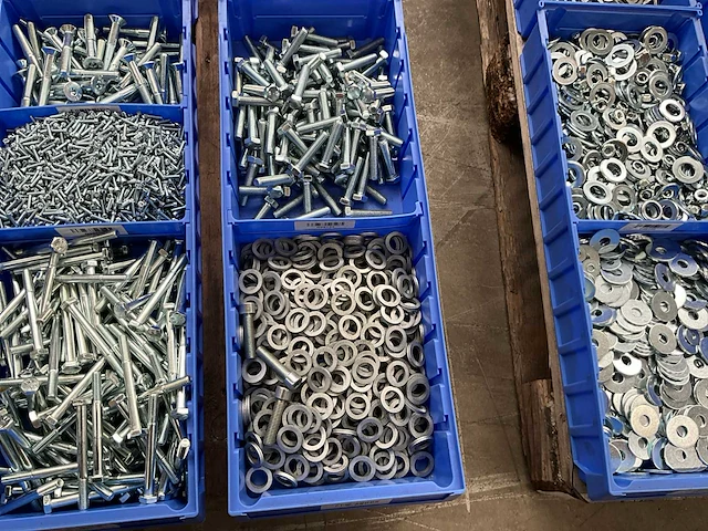 Partij bevestigingsmateriaal - afbeelding 8 van  8