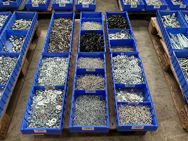 Partij bevestigingsmateriaal - afbeelding 1 van  7