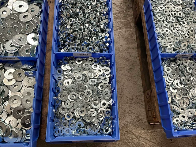 Partij bevestigingsmateriaal - afbeelding 7 van  7
