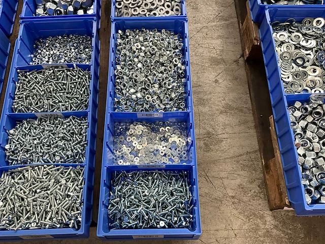 Partij bevestigingsmateriaal - afbeelding 7 van  7