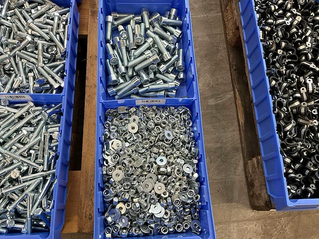 Partij bevestigingsmateriaal - afbeelding 7 van  7