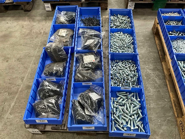 Partij bevestigingsmateriaal - afbeelding 1 van  7