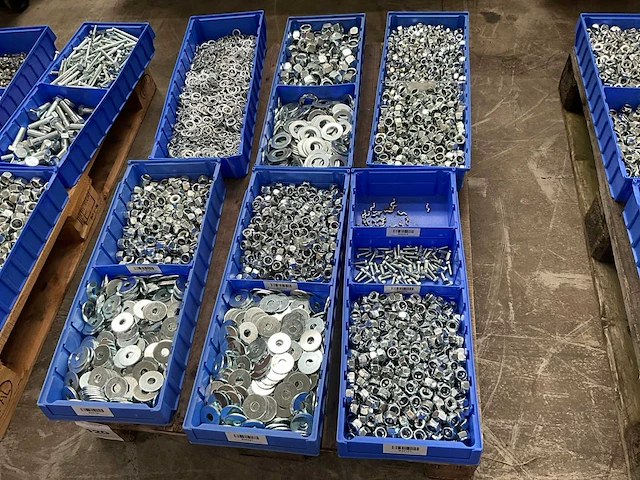 Partij bevestigingsmateriaal - afbeelding 1 van  7
