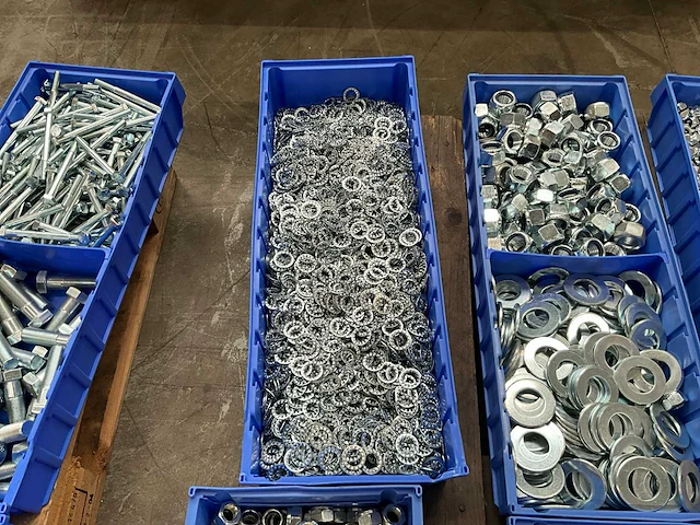 Partij bevestigingsmateriaal - afbeelding 2 van  7