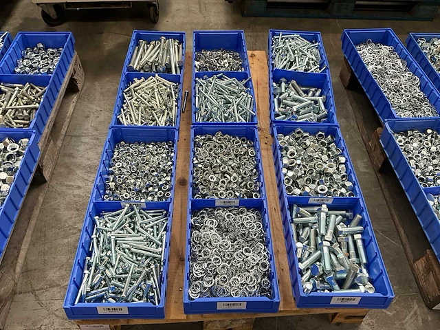 Partij bevestigingsmateriaal - afbeelding 1 van  7