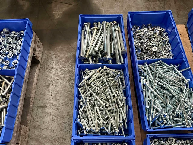 Partij bevestigingsmateriaal - afbeelding 2 van  7
