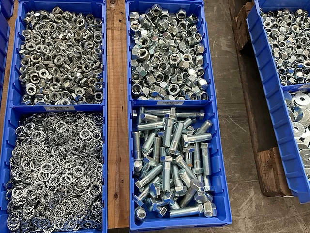 Partij bevestigingsmateriaal - afbeelding 7 van  7