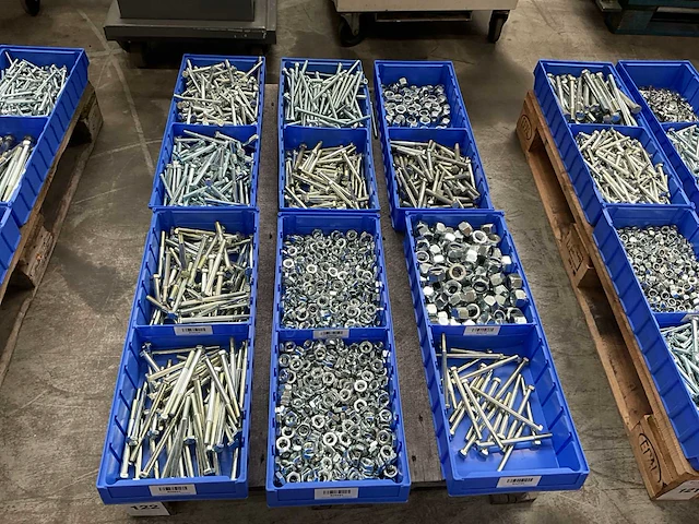 Partij bevestigingsmateriaal - afbeelding 1 van  7