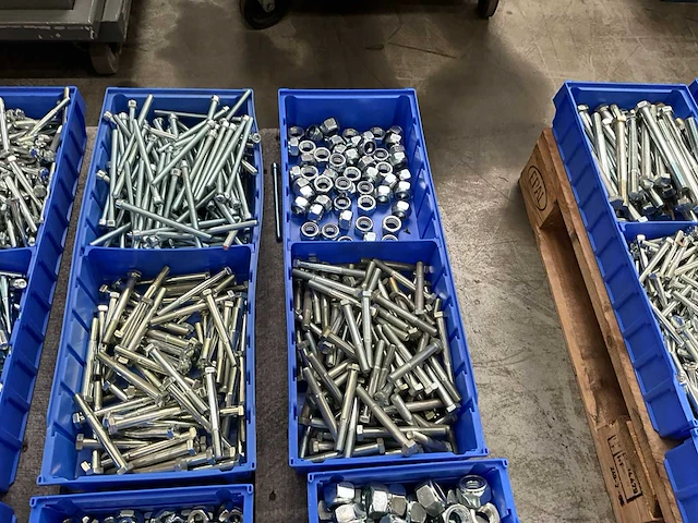 Partij bevestigingsmateriaal - afbeelding 6 van  7