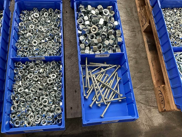 Partij bevestigingsmateriaal - afbeelding 7 van  7