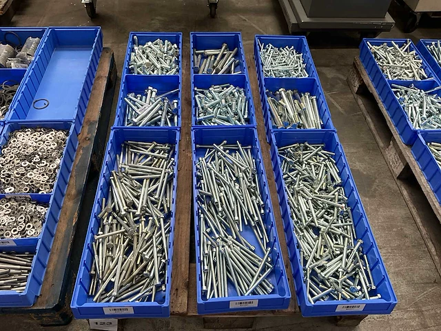 Partij bevestigingsmateriaal - afbeelding 1 van  7