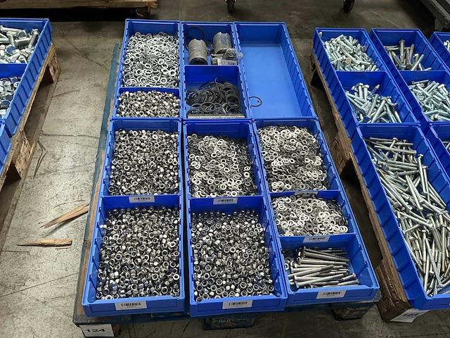 Partij bevestigingsmateriaal - afbeelding 1 van  6