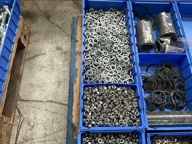 Partij bevestigingsmateriaal - afbeelding 2 van  6