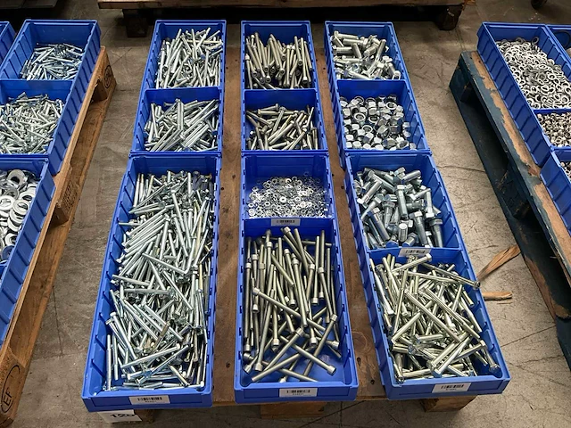 Partij bevestigingsmateriaal - afbeelding 1 van  7