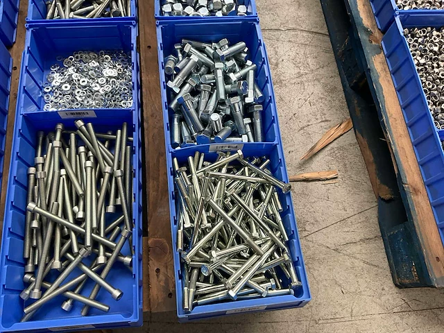 Partij bevestigingsmateriaal - afbeelding 7 van  7