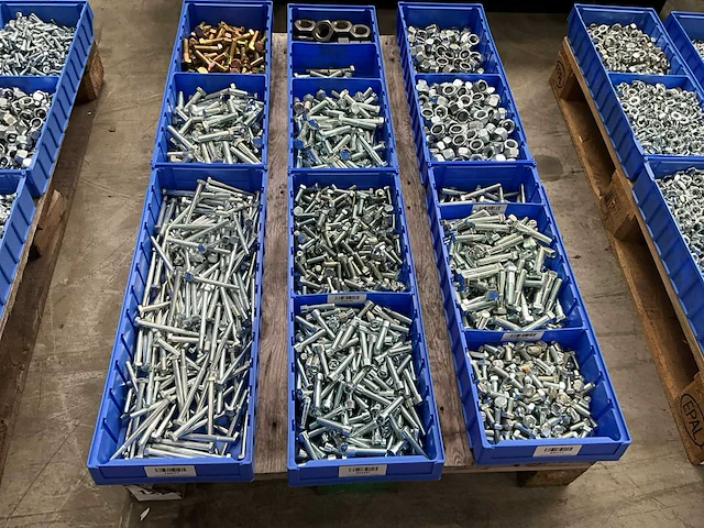 Partij bevestigingsmateriaal - afbeelding 1 van  7