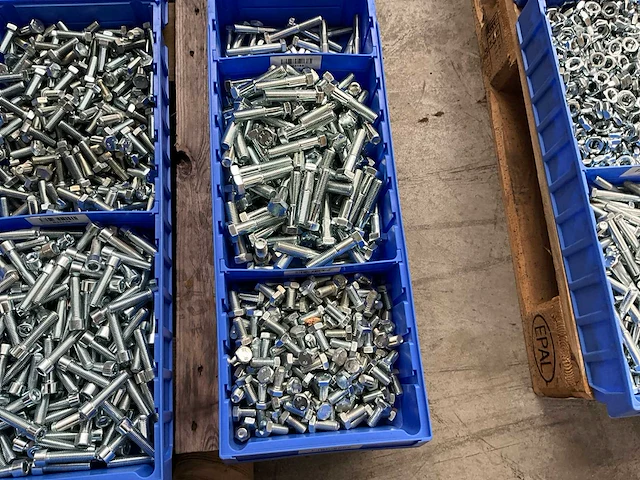 Partij bevestigingsmateriaal - afbeelding 7 van  7