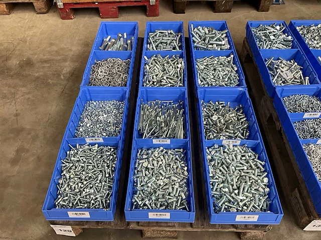 Partij bevestigingsmateriaal - afbeelding 1 van  7