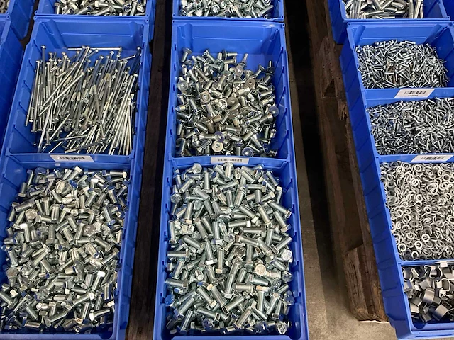 Partij bevestigingsmateriaal - afbeelding 7 van  7