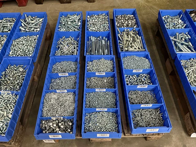 Partij bevestigingsmateriaal - afbeelding 1 van  7