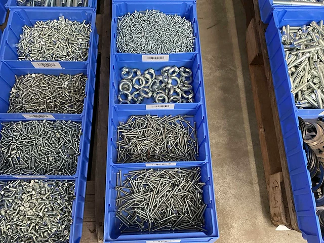 Partij bevestigingsmateriaal - afbeelding 7 van  7