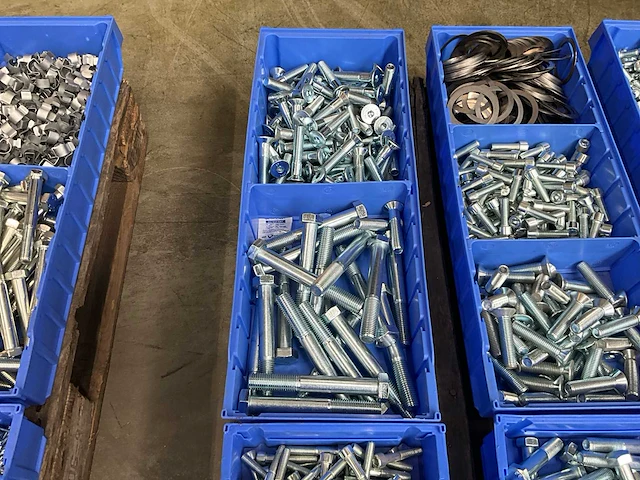 Partij bevestigingsmateriaal - afbeelding 2 van  7