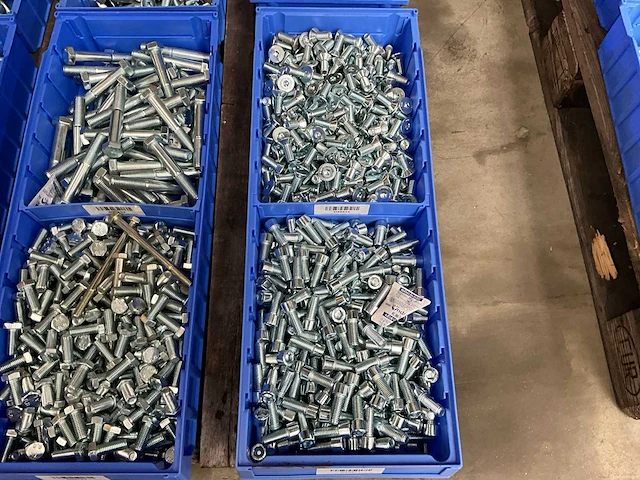 Partij bevestigingsmateriaal - afbeelding 7 van  7
